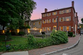 20 Atkinson Street, Portsmouth, NH 03801