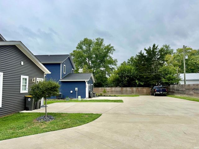 2724 S Rogers Street, Bloomington, IN 47403