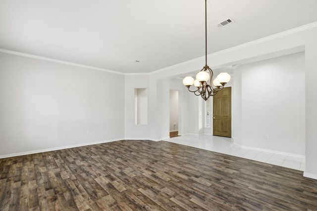 196 Whispering Wind DR, Georgetown, TX 78633