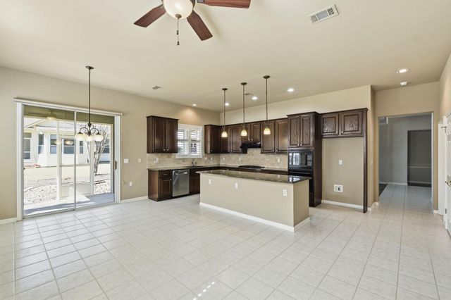 196 Whispering Wind DR, Georgetown, TX 78633