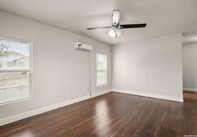 2303 Burnet, San Antonio, TX 78202