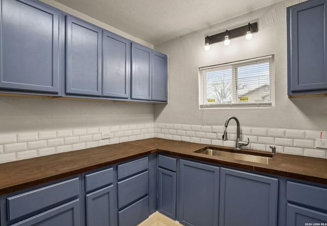2303 Burnet, San Antonio, TX 78202