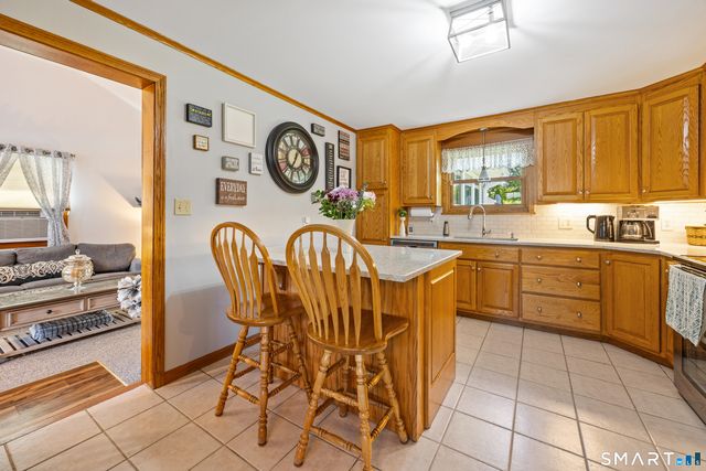 31 Brackenridge Drive, Waterbury, CT 06706
