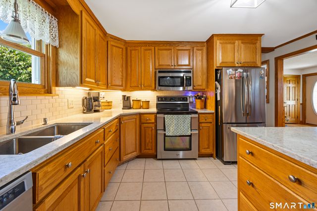 31 Brackenridge Drive, Waterbury, CT 06706