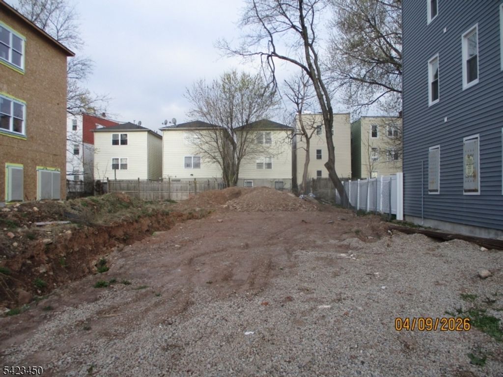 511 S 10Th St, Newark City, NJ 07103 — photo 2