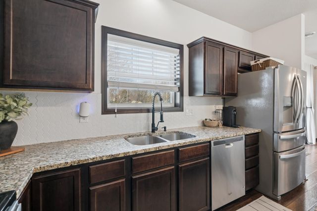 2574 Vierling Drive E, Shakopee, MN 55379