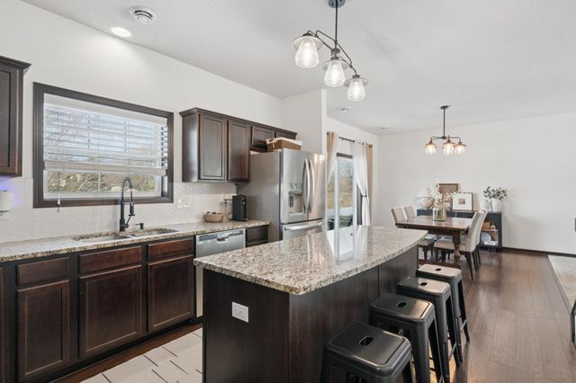 2574 Vierling Drive E, Shakopee, MN 55379