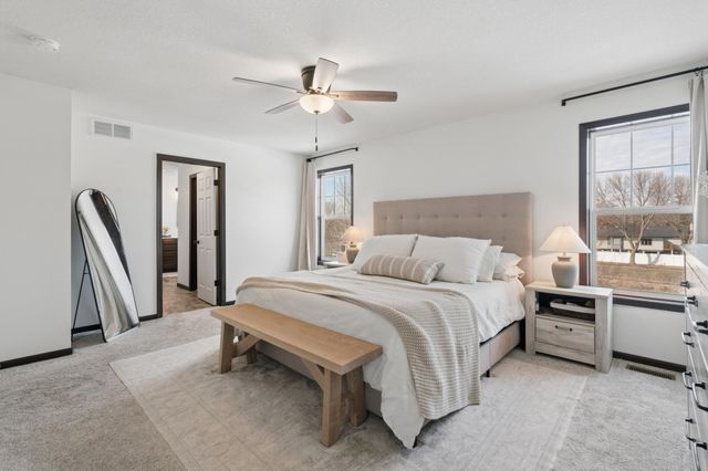 2574 Vierling Drive E, Shakopee, MN 55379