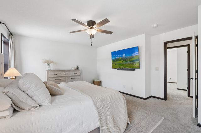 2574 Vierling Drive E, Shakopee, MN 55379