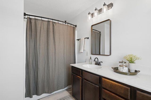 2574 Vierling Drive E, Shakopee, MN 55379