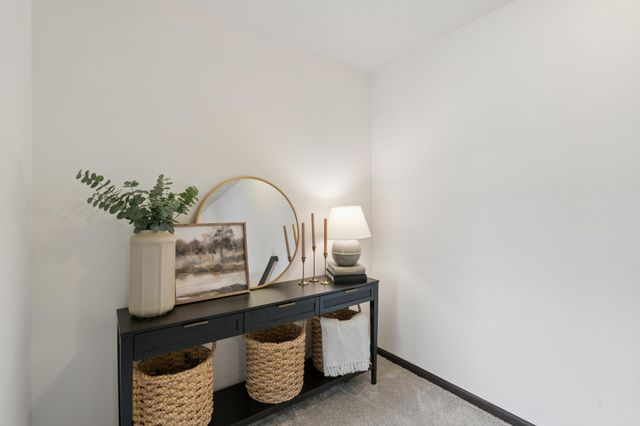 2574 Vierling Drive E, Shakopee, MN 55379