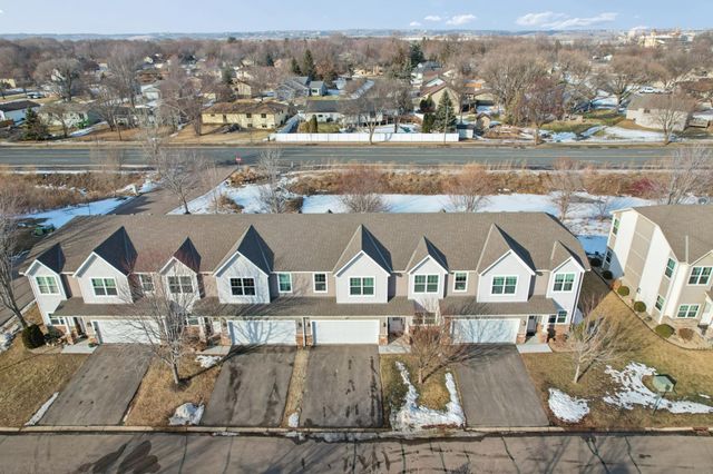 2574 Vierling Drive E, Shakopee, MN 55379