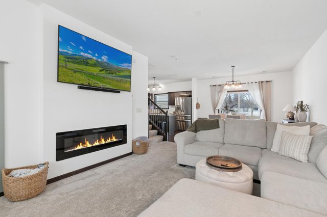 2574 Vierling Drive E, Shakopee, MN 55379