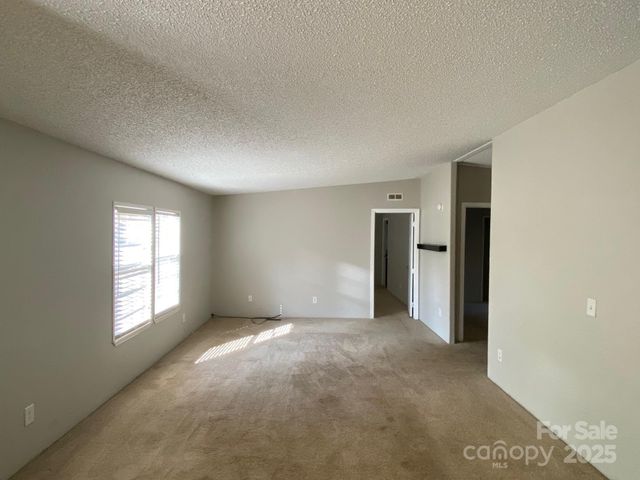 97 Sand Hill School Road, Asheville, NC 28806