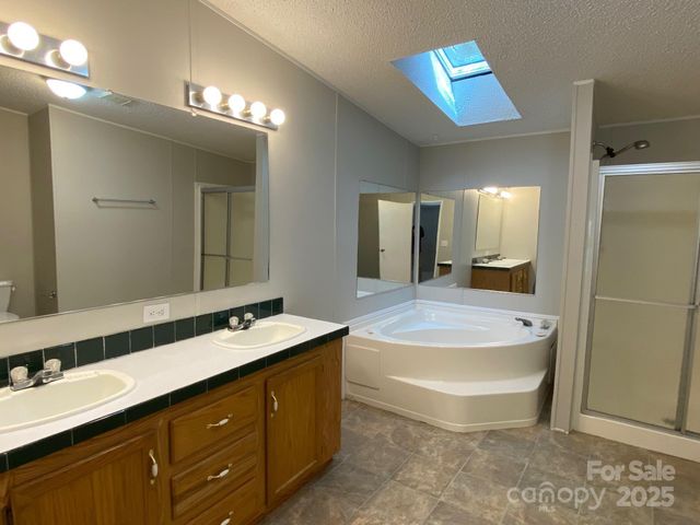 97 Sand Hill School Road, Asheville, NC 28806