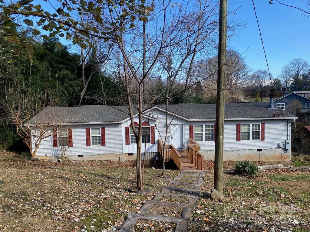 97 Sand Hill School Road, Asheville, NC 28806