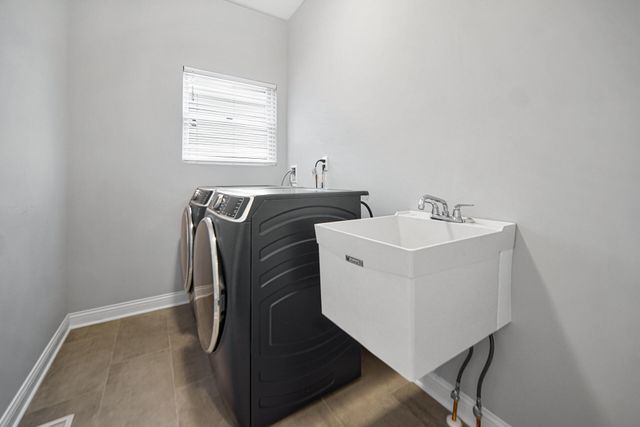 9551 Fescue Drive, St. John, IN 46373