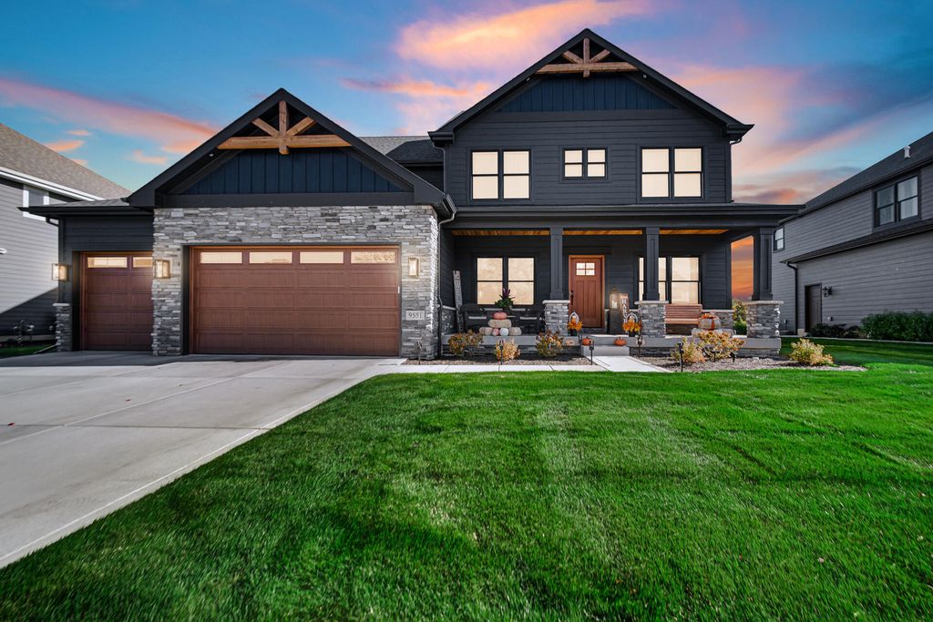 9551 Fescue Drive, St. John, IN 46373