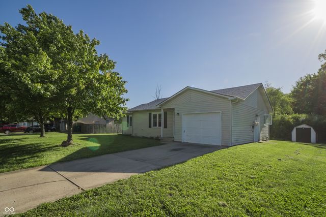 5381 Collett Drive E, Camby, IN 46113