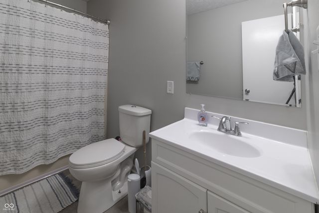 5381 Collett Drive E, Camby, IN 46113