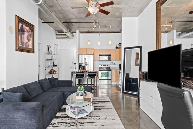 313 NE 2nd Street 902, Fort Lauderdale, FL 33301