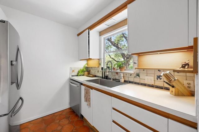2300 Spring Creek DR, Austin, TX 78704