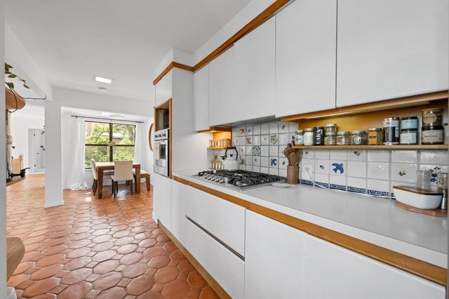 2300 Spring Creek DR, Austin, TX 78704