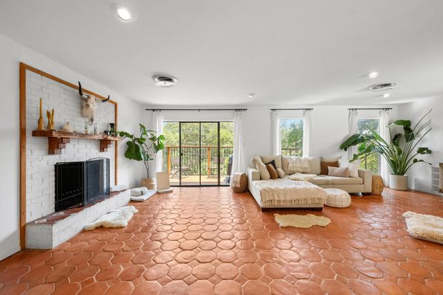 2300 Spring Creek DR, Austin, TX 78704