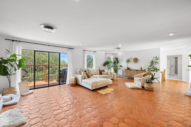 2300 Spring Creek DR, Austin, TX 78704