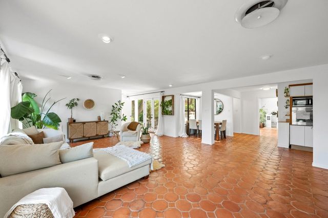 2300 Spring Creek DR, Austin, TX 78704