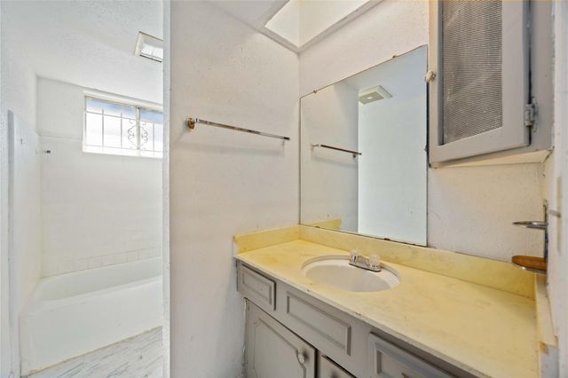 11011 Ledford Lane, Houston, TX 77016