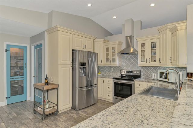 504 CEDARWOOD LANE, Venice, FL 34293