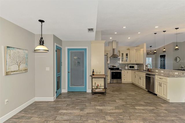 504 CEDARWOOD LANE, Venice, FL 34293