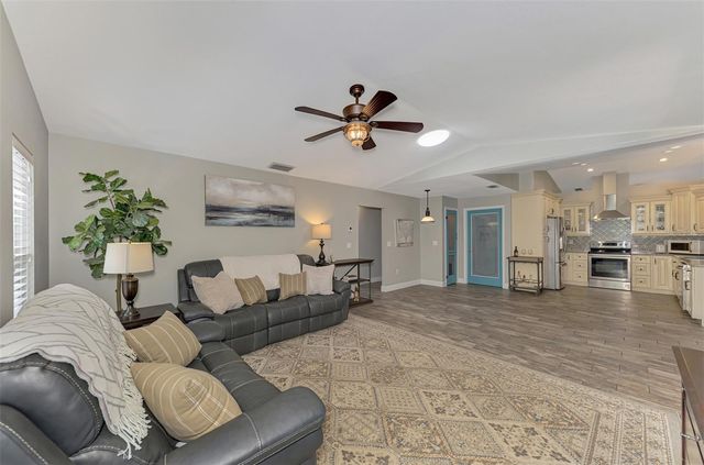 504 CEDARWOOD LANE, Venice, FL 34293