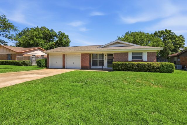 8804 Myra Street, White Settlement, TX 76108