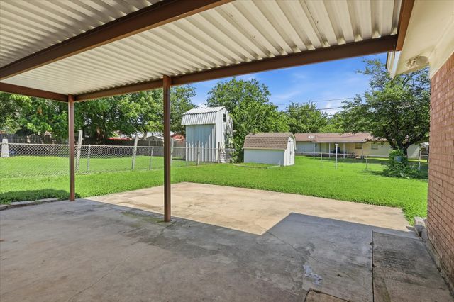 8804 Myra Street, White Settlement, TX 76108