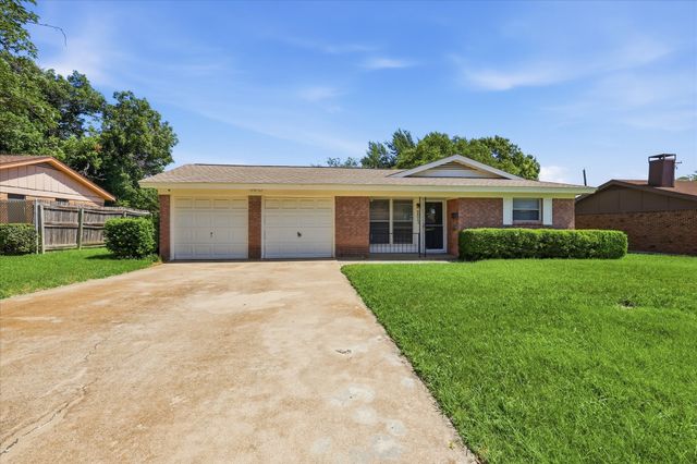 8804 Myra Street, White Settlement, TX 76108