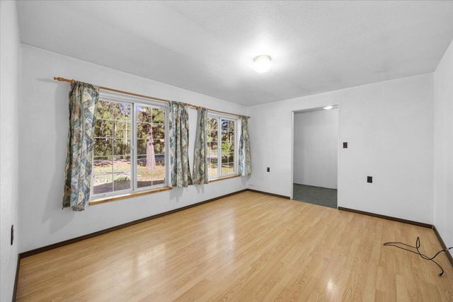 25017 C Street, Klamath Falls, OR 97601