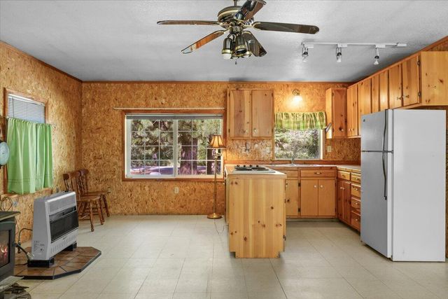 25017 C Street, Klamath Falls, OR 97601