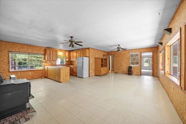 25017 C Street, Klamath Falls, OR 97601