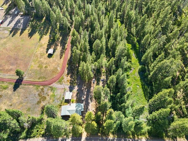25017 C Street, Klamath Falls, OR 97601