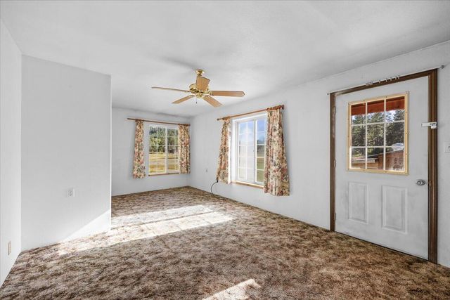 25017 C Street, Klamath Falls, OR 97601