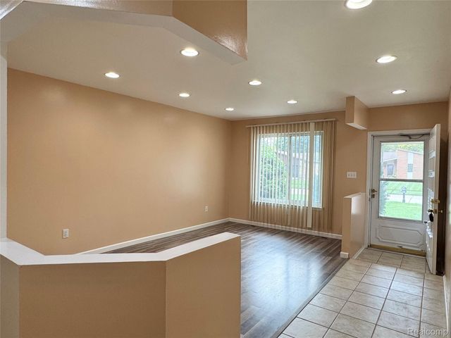 40442 Shakespeare Drive, Sterling Heights, MI 48313