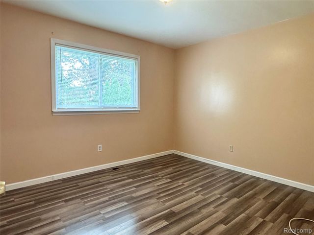 40442 Shakespeare Drive, Sterling Heights, MI 48313
