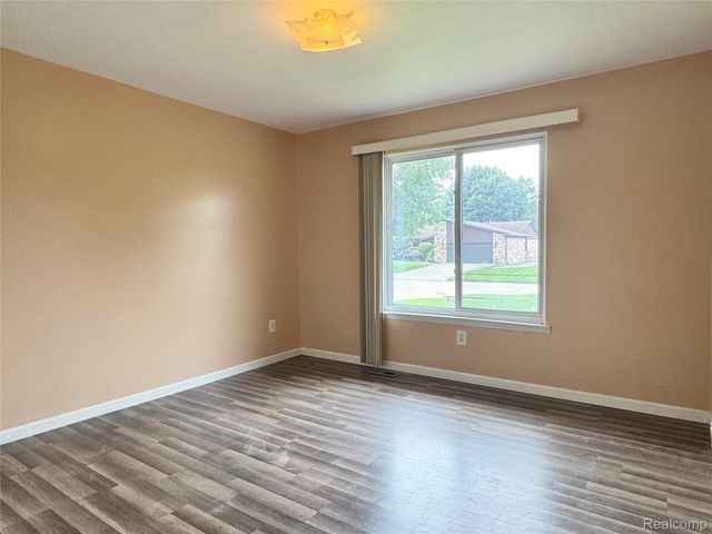 40442 Shakespeare Drive, Sterling Heights, MI 48313