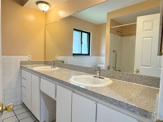 40442 Shakespeare Drive, Sterling Heights, MI 48313