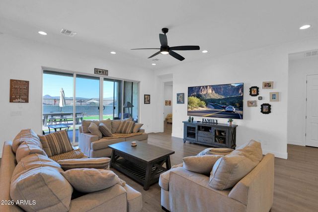 44624 N 43RD Drive, New River, AZ 85087