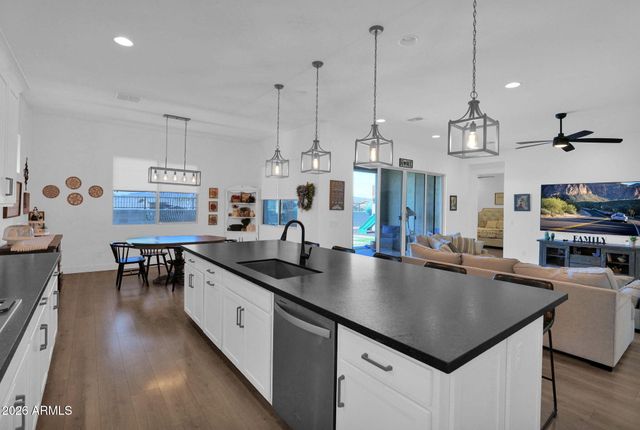 44624 N 43RD Drive, New River, AZ 85087