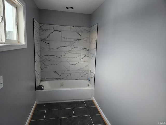 512 S gallatin Street, Marion, IN 46953