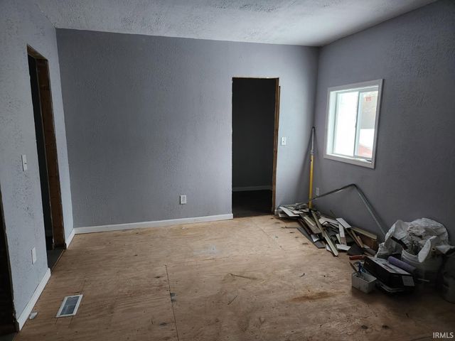 512 S gallatin Street, Marion, IN 46953